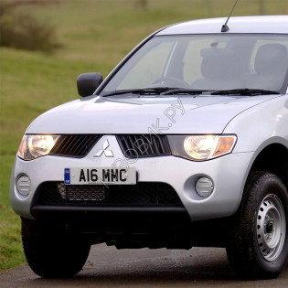 Бампер передний в цвет кузова Mitsubishi L200 4 (2005-2014)